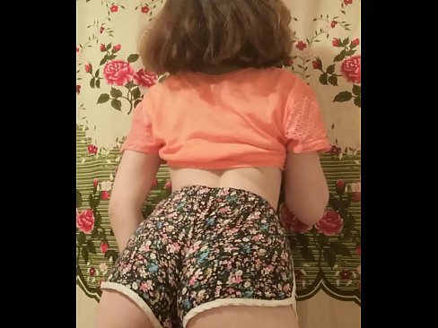 ❤️ Garota jovem e sexy tirando seus shorts da câmera Porno russo em porno pt-br.kassa-standupbar.ru ❌️❤